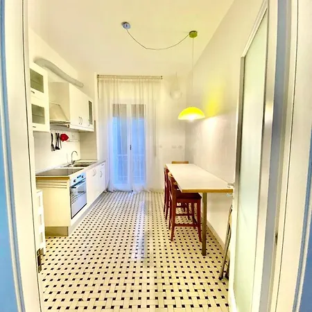 A Tre Passi Dal Centro شقة