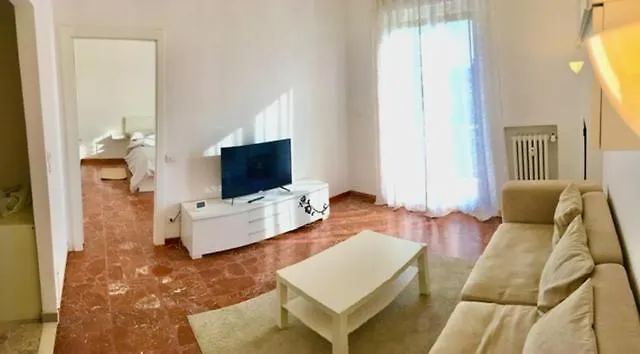 A Tre Passi Dal Centro شقة