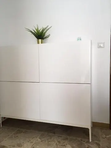 A Tre Passi Dal Centro *